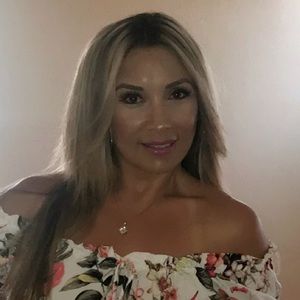 Meet your Posher, Claudia